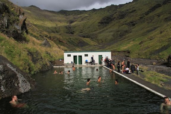 Izland elhagyatott termálmedence