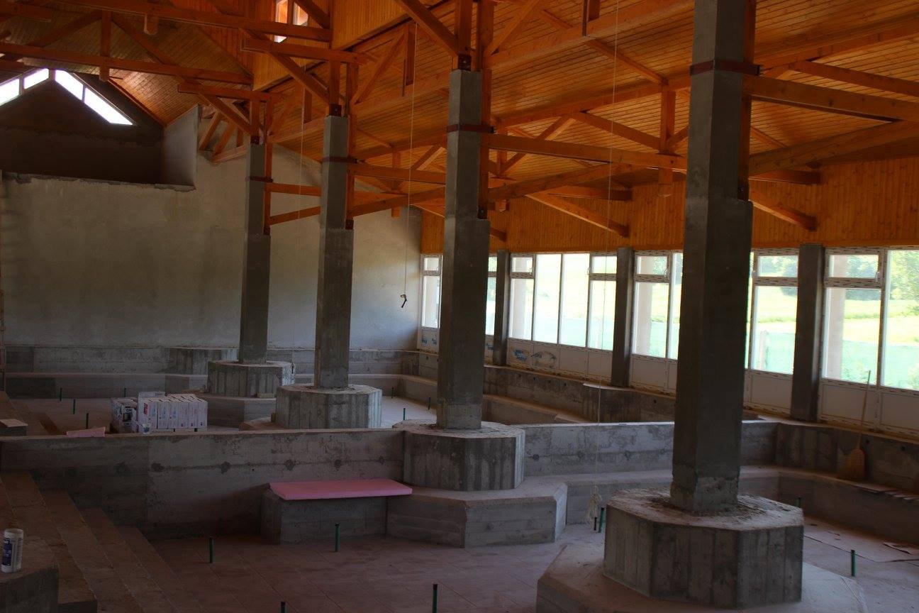 Pacsér Fedett Fürdő