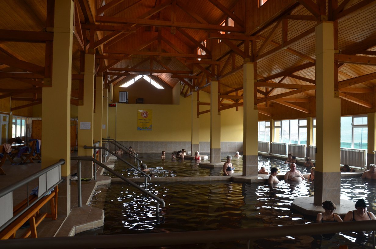 Pacsér fedett fürdő